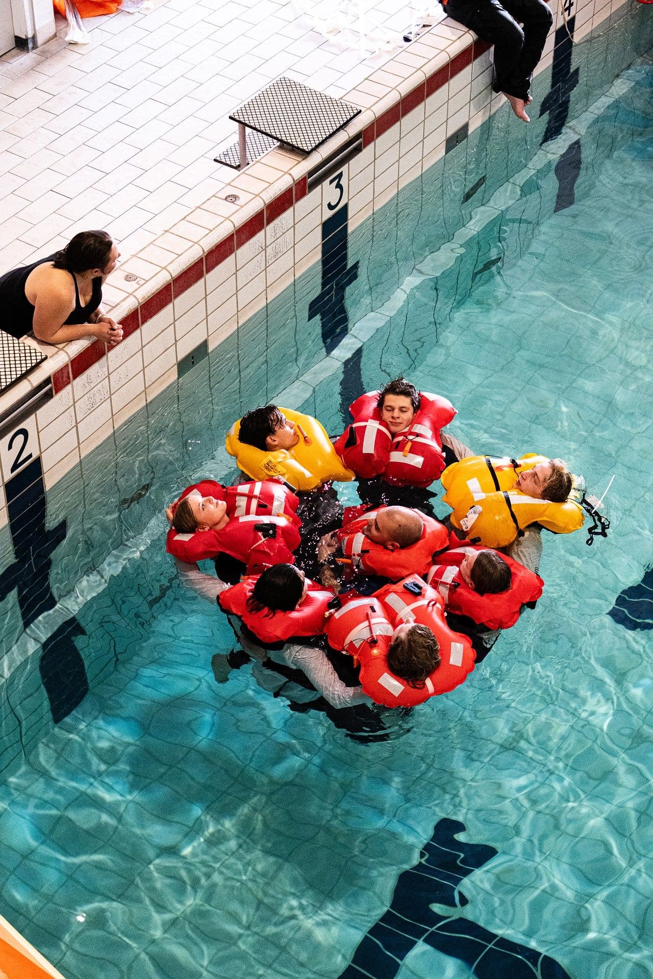 academy_training_2025_pool_swim